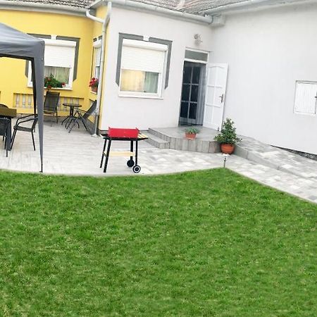 Viktor Apartmanhaz Zamárdi Dış mekan fotoğraf